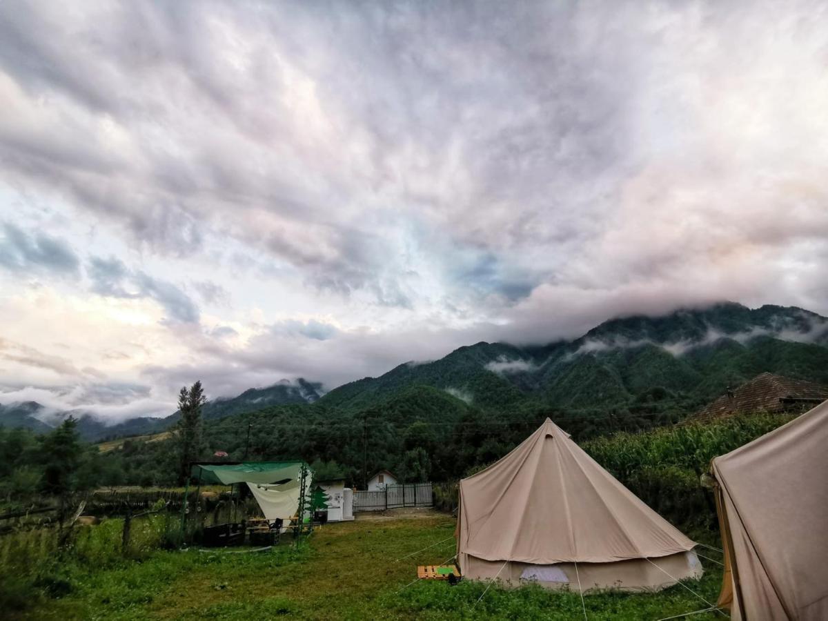 Luna Rock Glamping Brezoi - Blue Scai Екстер'єр фото