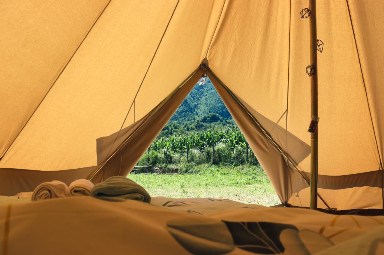 Luna Rock Glamping Brezoi - Blue Scai Екстер'єр фото