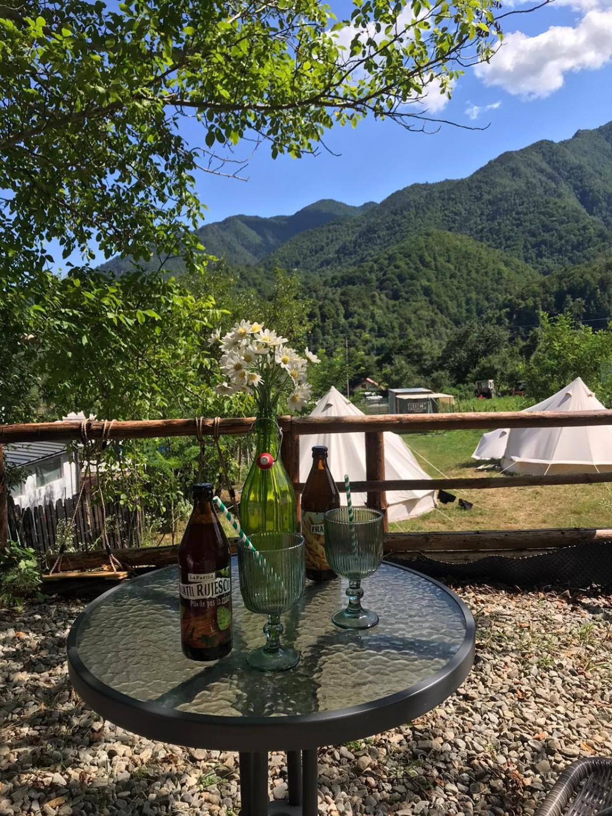 Luna Rock Glamping Brezoi - Blue Scai Екстер'єр фото